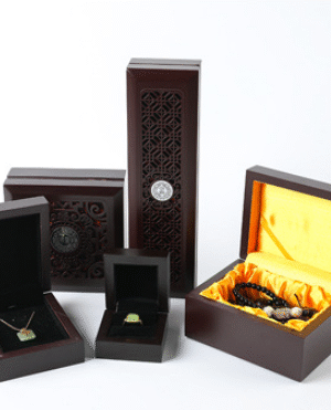 Suitable for bracelets and necklaces (customizable logo)